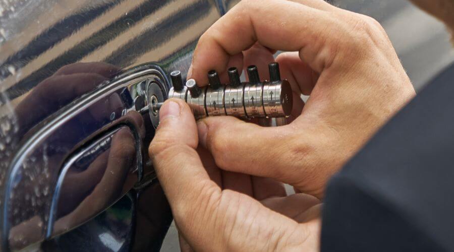 Expert Emergency Roof Repairs services in Leonard, TX